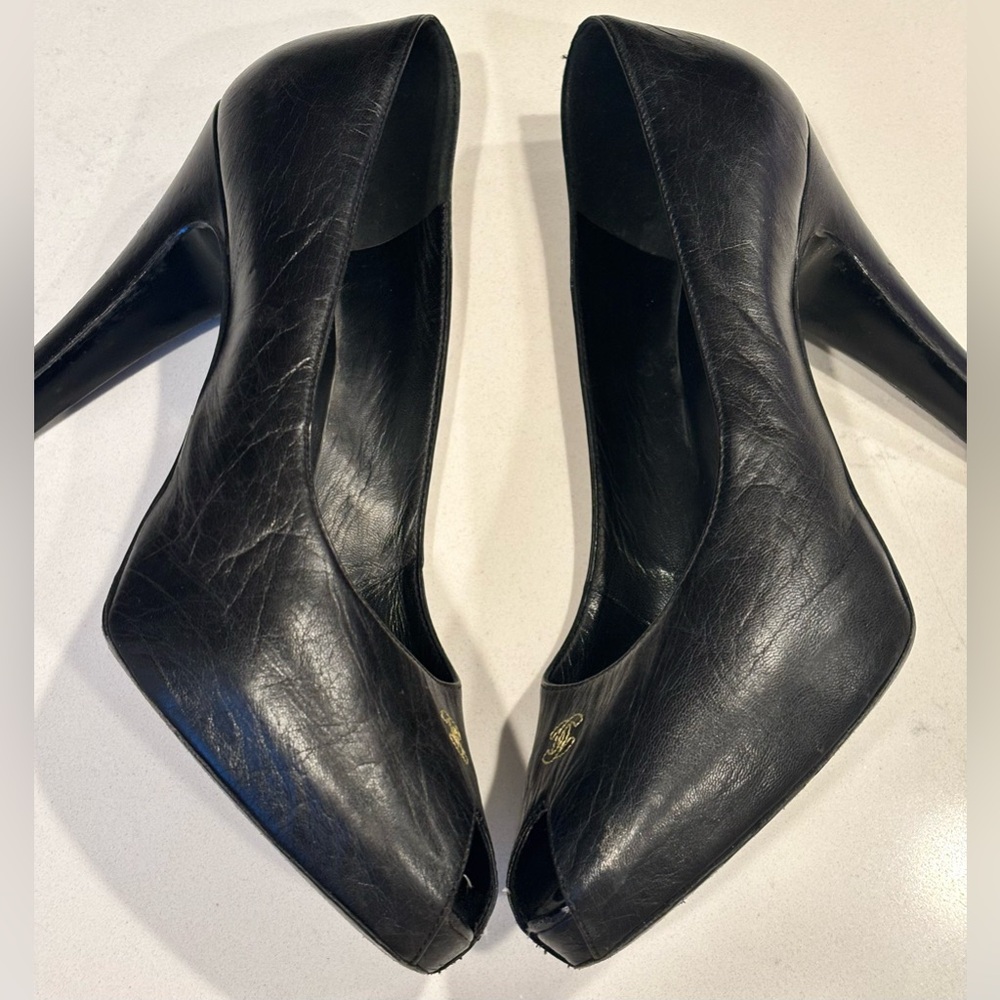 CHANEL G25723 Black Leather Peep-Toe Pumps - Interlocking CC Logo - Size 39 - Picture 4 of 15